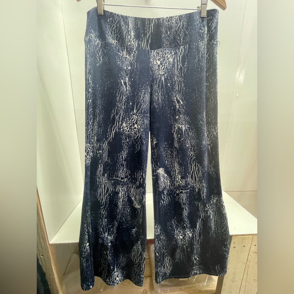 Navy and White Abstract Wide Leg Pants‎
